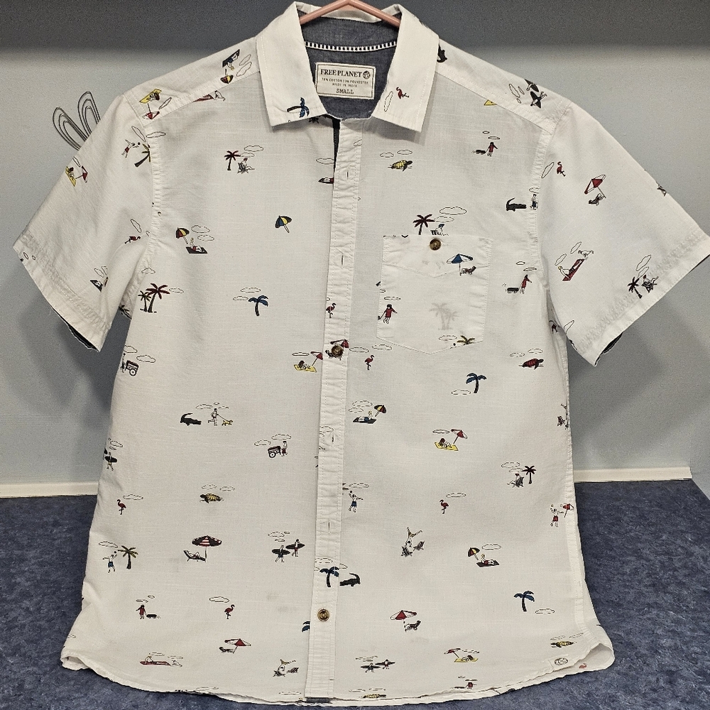 Men's Free Planet Button Down Shirt, Size Small